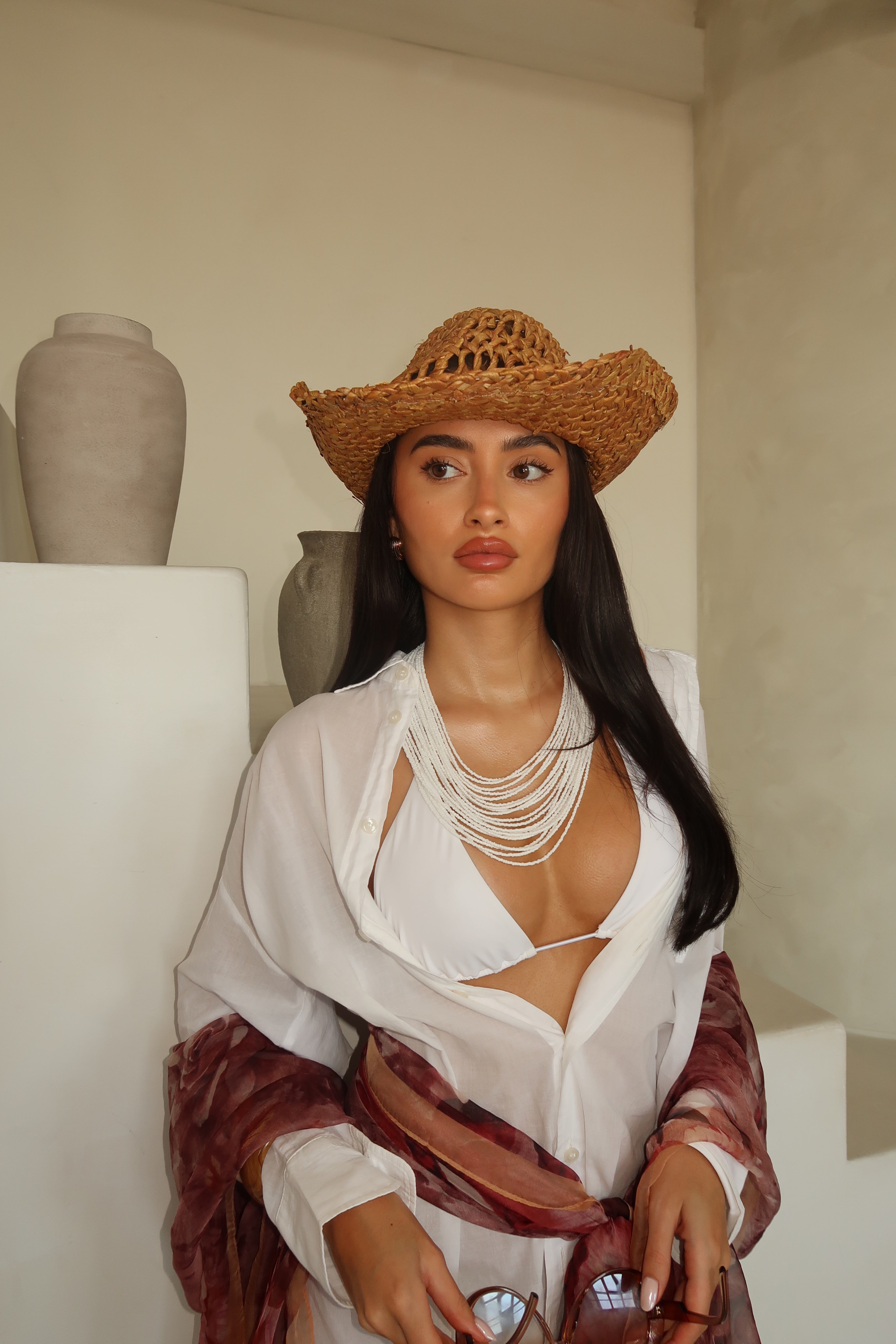 WHITE BEADED LAYERED NECKLACE